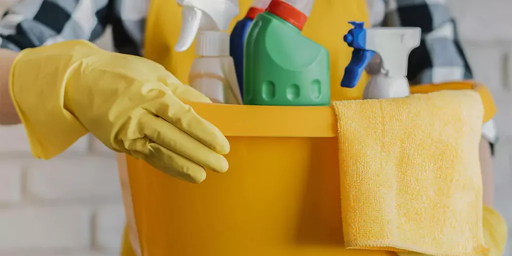 La seguridad en la manipulación de químicos de limpieza
